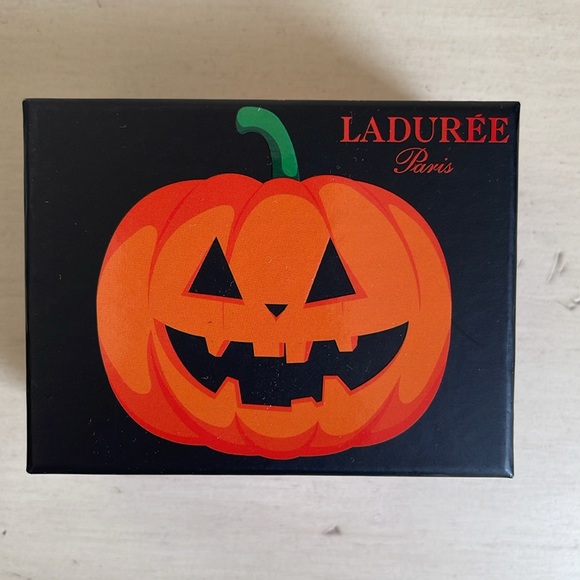 LADURÉE HALLOWEEN BOX - Picture 3 of 11